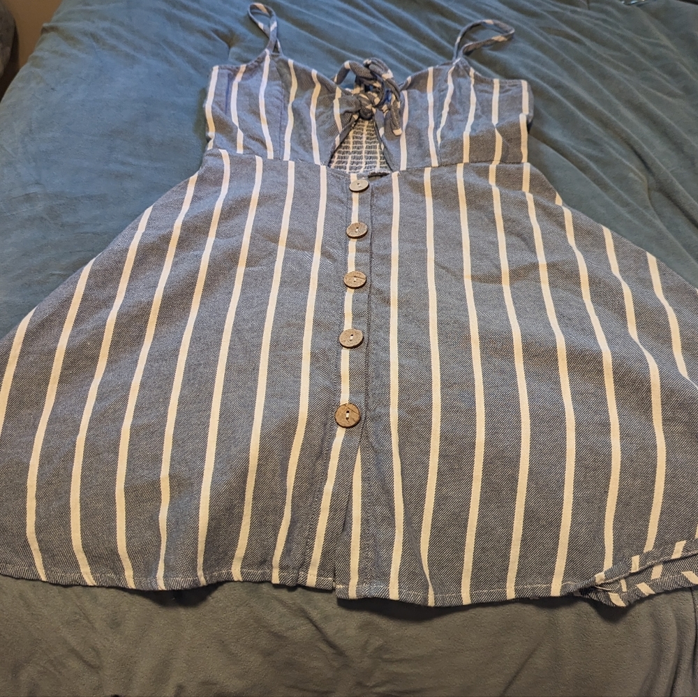 Ocean Drive Soft Striped Denim Sundress with Tied Keyhole Bodice Size M